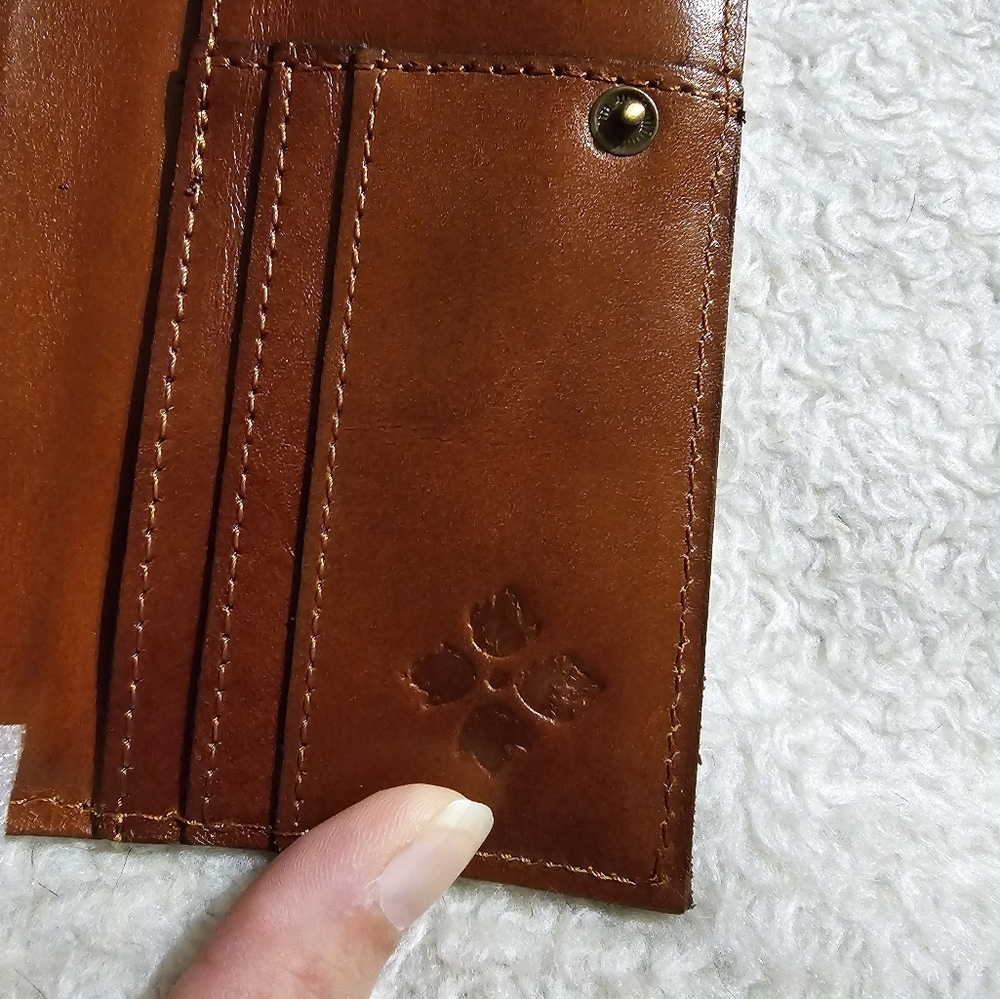 NWT Patricia Nash wallet - Picture 3 of 8